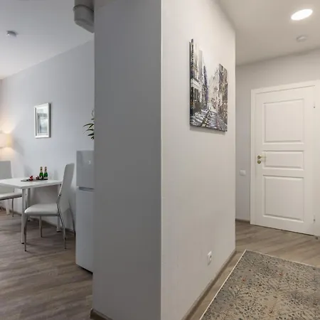 In A Renovated Property, 30 M2 Apartment *