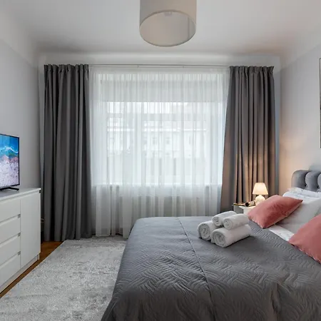 In A Renovated Property, 30 M2 Apartment